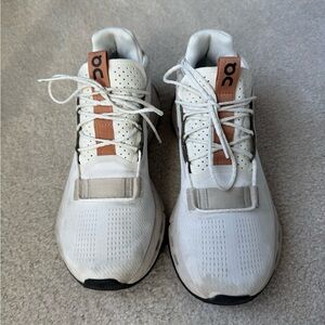 On Cloud Nova White and Brown Sneakers Womens size 8. God used condition